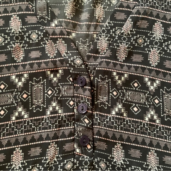 Women’s Blouse Pink Gray Aztec Design - Picture 2 of 4